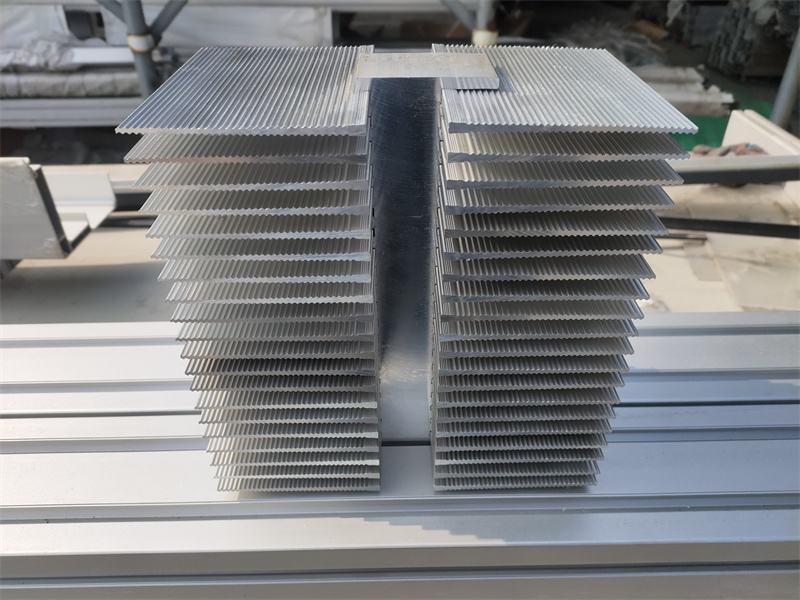 散热器羞羞视频黄色网站挤压开模定制