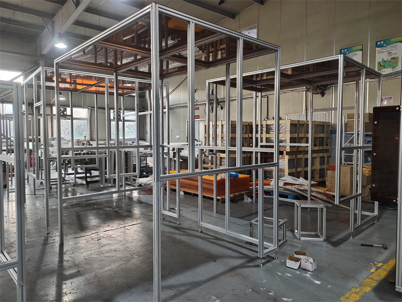 羞羞视频黄色网站防护罩加工组装