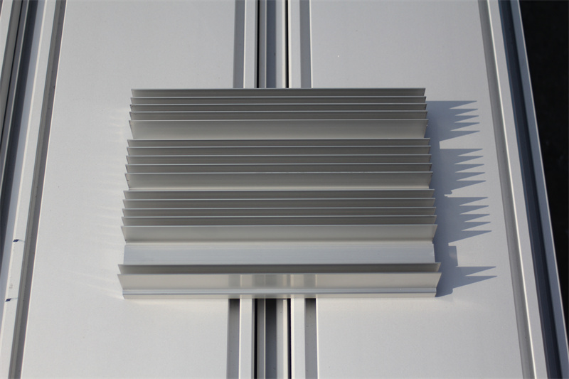 羞羞视频黄色网站功放散热器